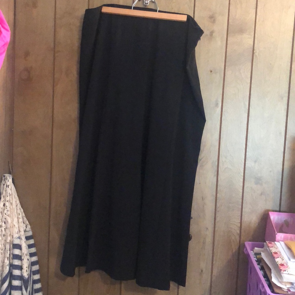 East 5th Black skirt 35 inches